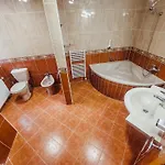 Yura Bazen A Sauny Zdarma 3*