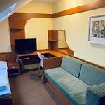 Hotel Yura -bazén A Sauna Zdarma