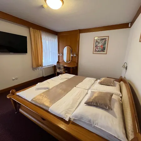 Hotel Yura Bazén A Sauny Zdarma Čeladná