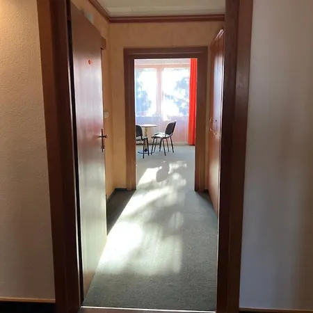 Hotel Yura -bazén A Sauna Zdarma