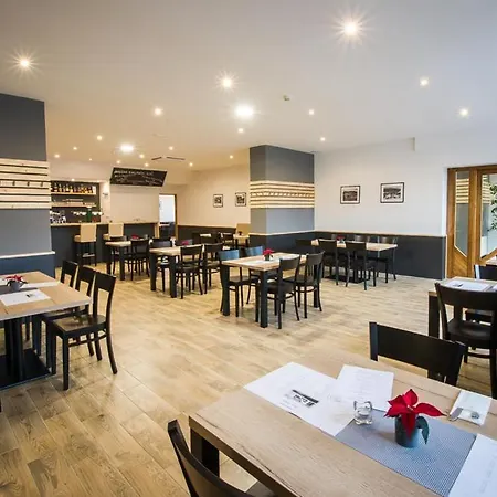 Hotel Yura -bazén A Sauna Zdarma Čeladná