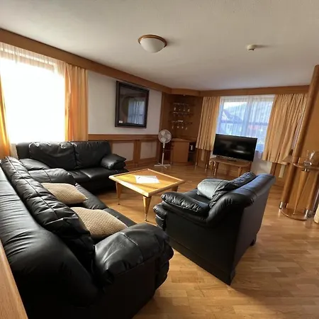 Yura -bazén A Sauna Zdarma Hotel 3*