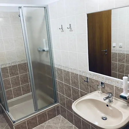 Hotel Yura Bazen A Sauny Zdarma 3*
