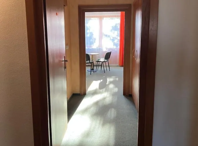 Hotel Yura Bazen A Sauny Zdarma